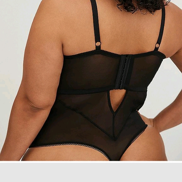 NWT Torrid Lace Bodysuit - Picture 2 of 4